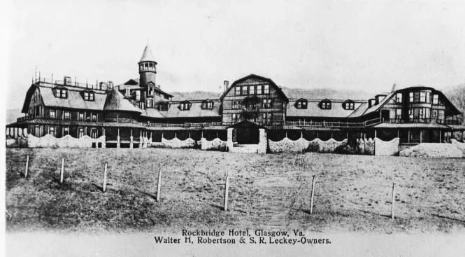 A black-and-white postcard view of the historic Rockbridge Hotel that once stood in Glasgow.